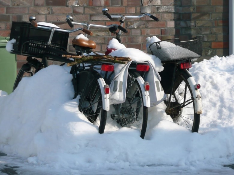 Amsterdam tonie w śniegu w 2009