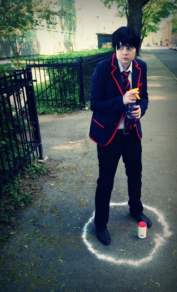 Jeżeli napastnik jest nie z tego świata warto wykonać krąg z soli i przeczekać w środku, aż nadejdzie odsiecz