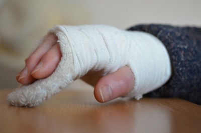 Śliskie ulice i chodniki czyli rekordowa sprzedaż gipsu w dużych miastach